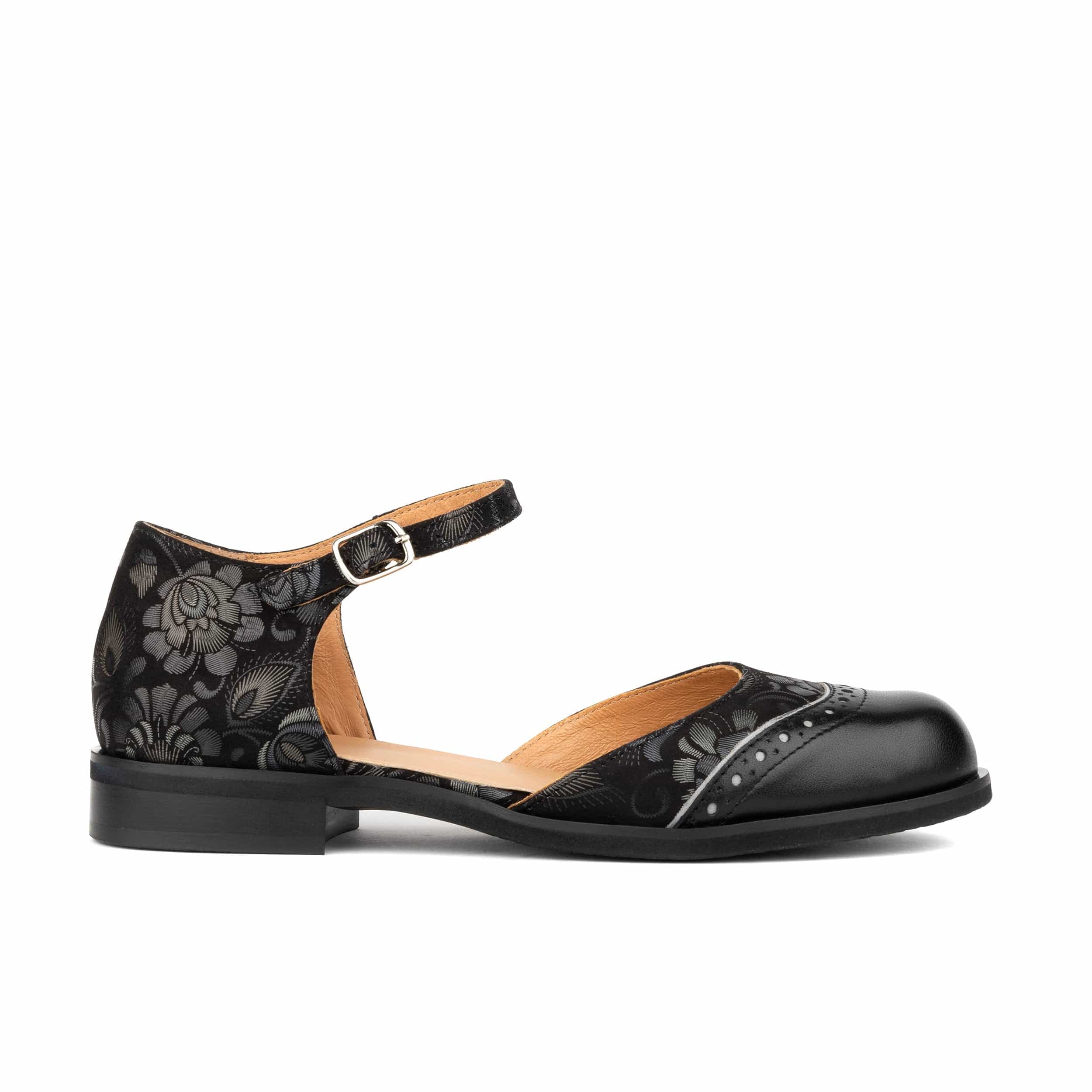 Gigot - Black Emboss - Women's Closed Heel Round-Toe Leather Flat Sandal