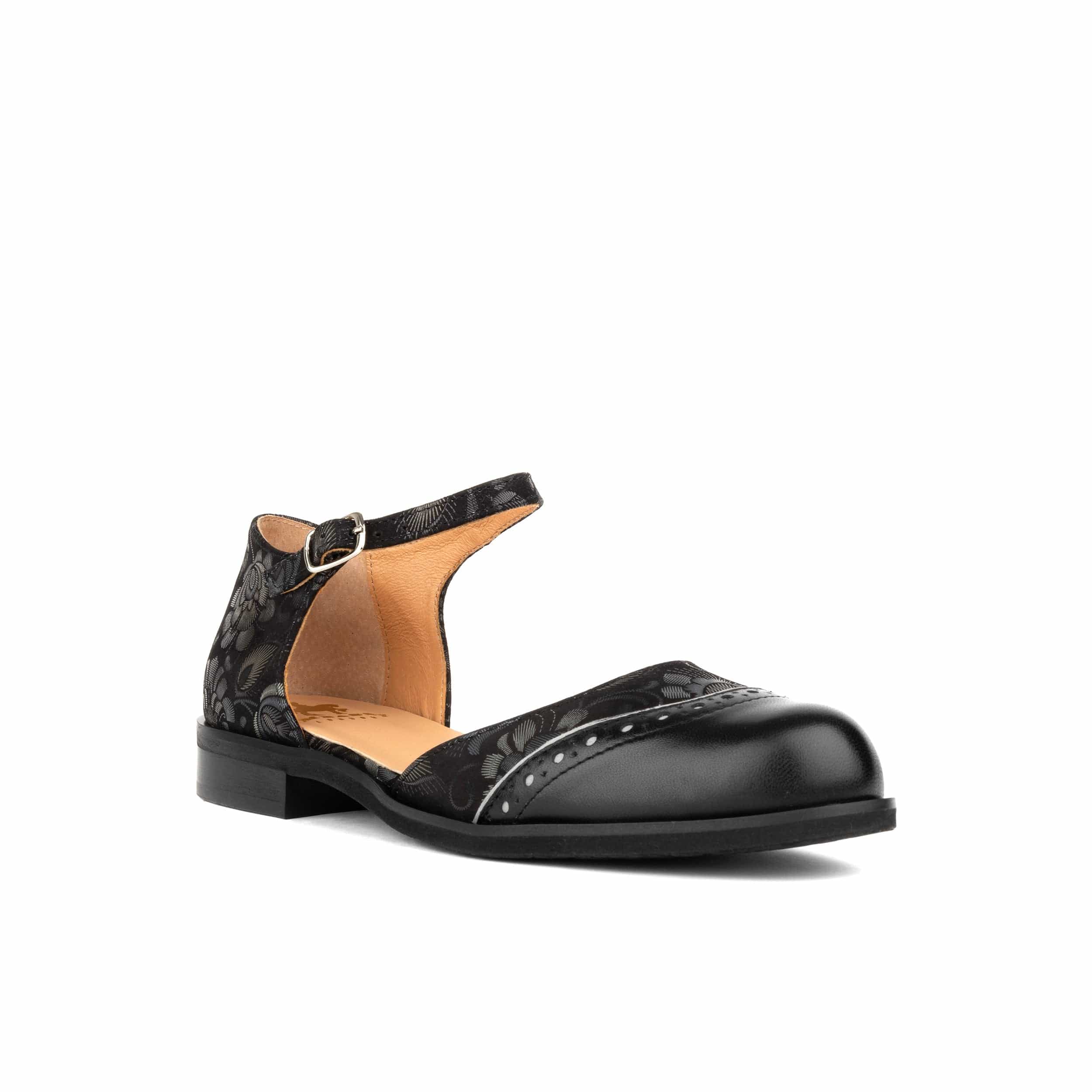 Gigot - Black Emboss - Women's Closed Heel Round-Toe Leather Flat Sandal