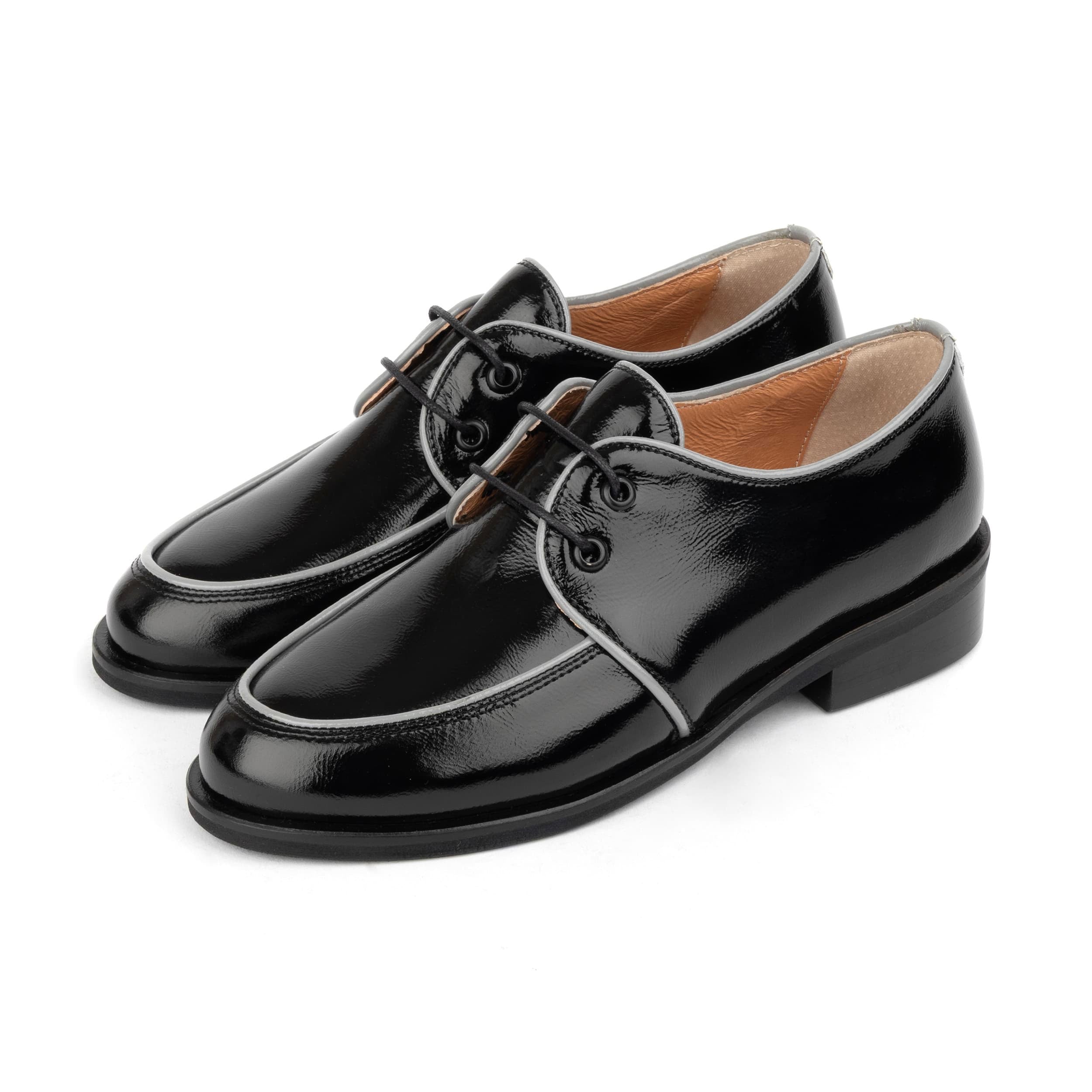 Kiss - Black - Women's patent leather lace up shoe