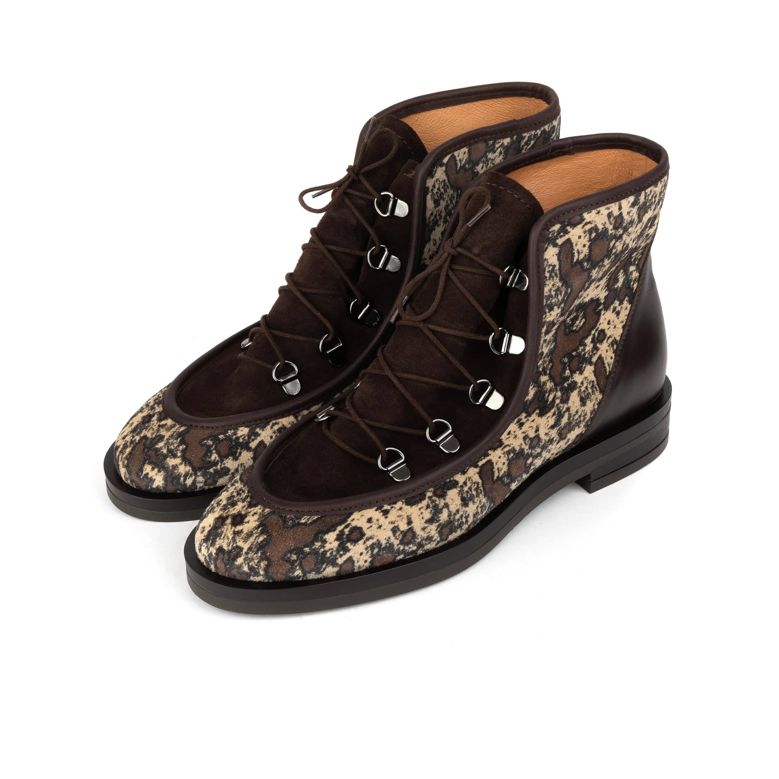 Hedera - Brown Cow - Women's Suede Alpine Boot