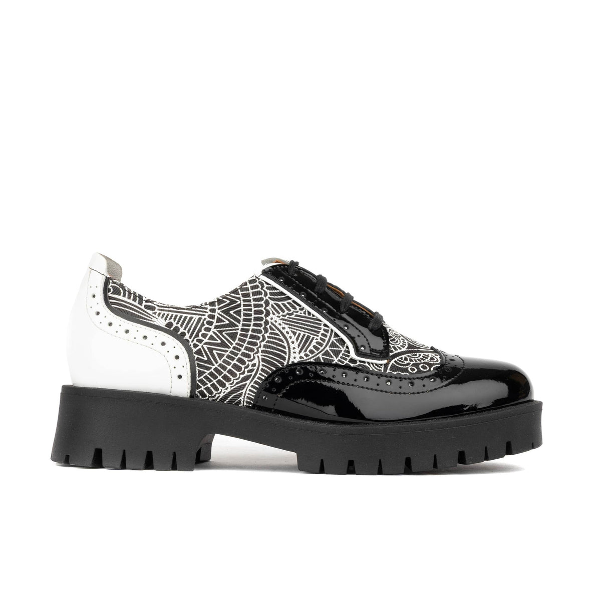 Artisan - Black & White & Graphic Print - Women's Leather Lace-up Shoe with Brogue Detailing