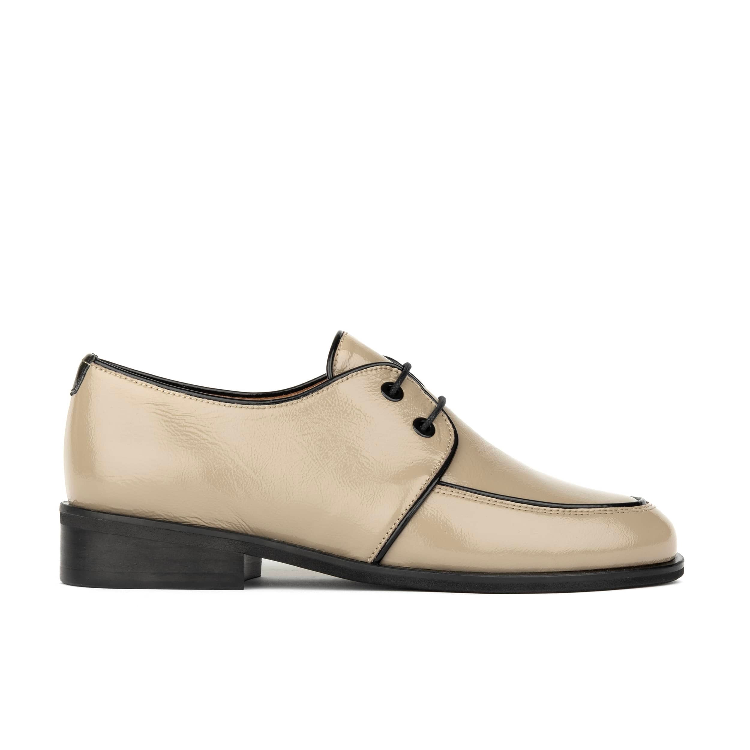 Embassy London Women's Kiss Apron Toe Classic Lace-Up Shoe in Grey
