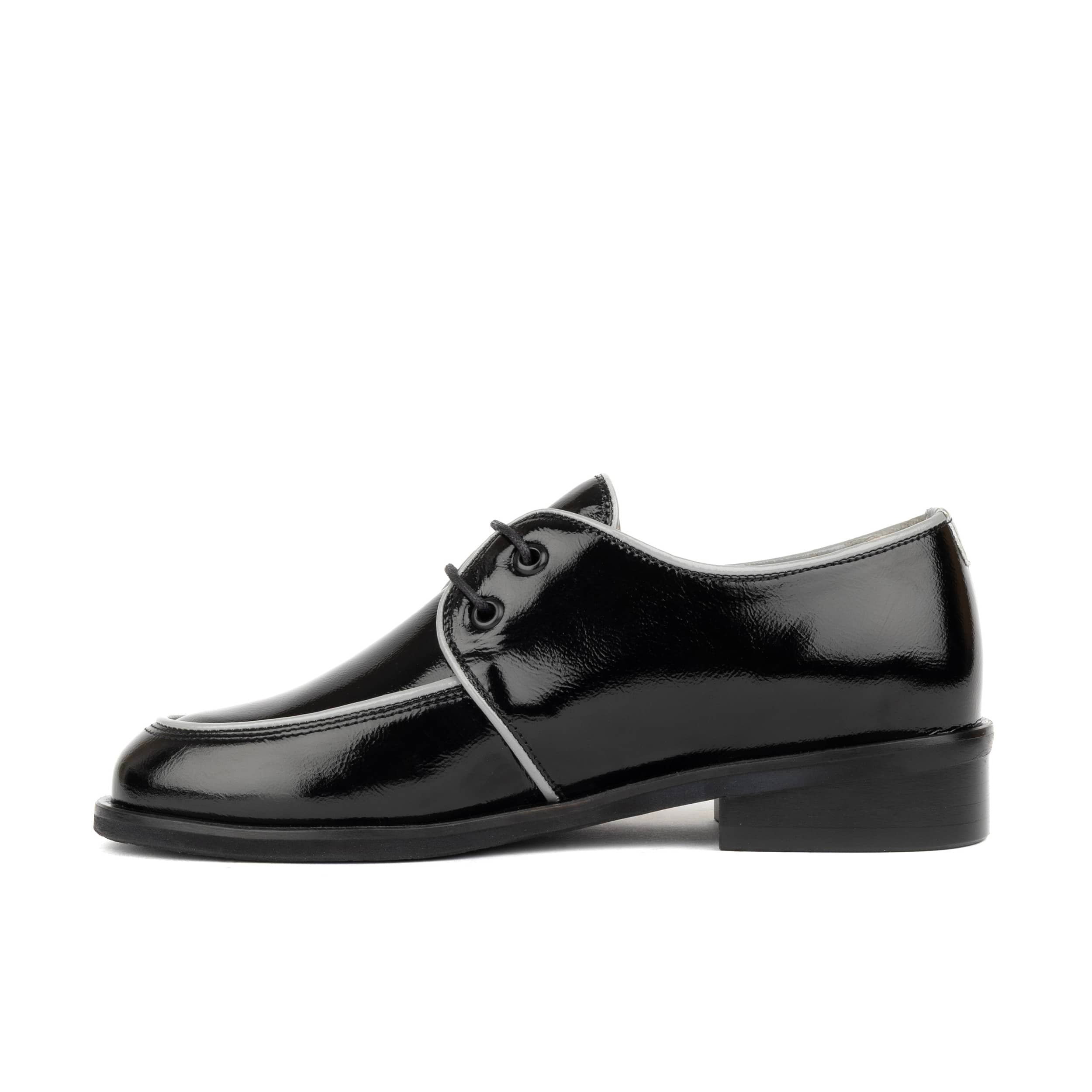 Kiss - Black - Women's patent leather lace up shoe