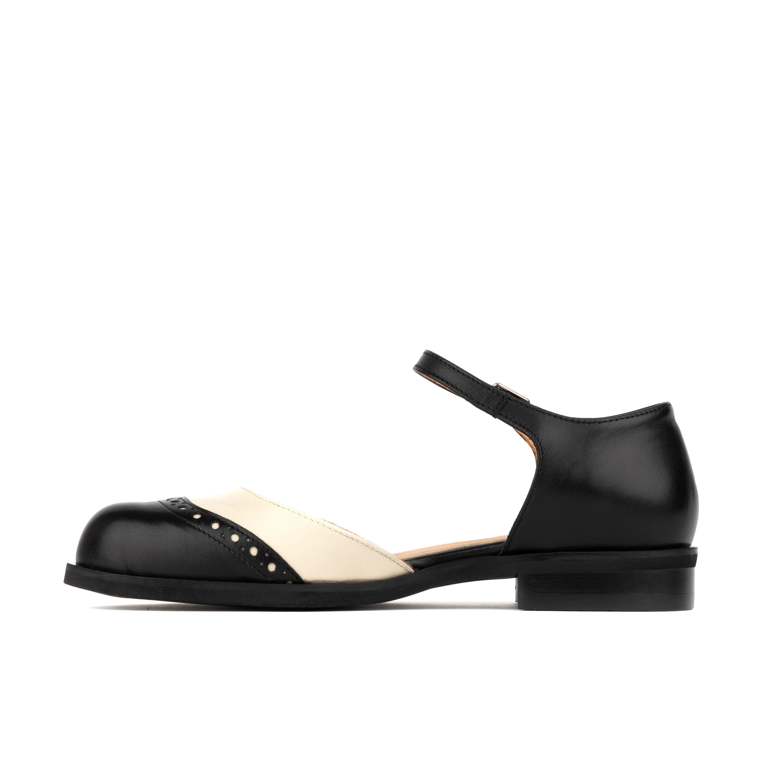 Gigot - Black & Cream - Women's closed heel round toe leather flat sandal