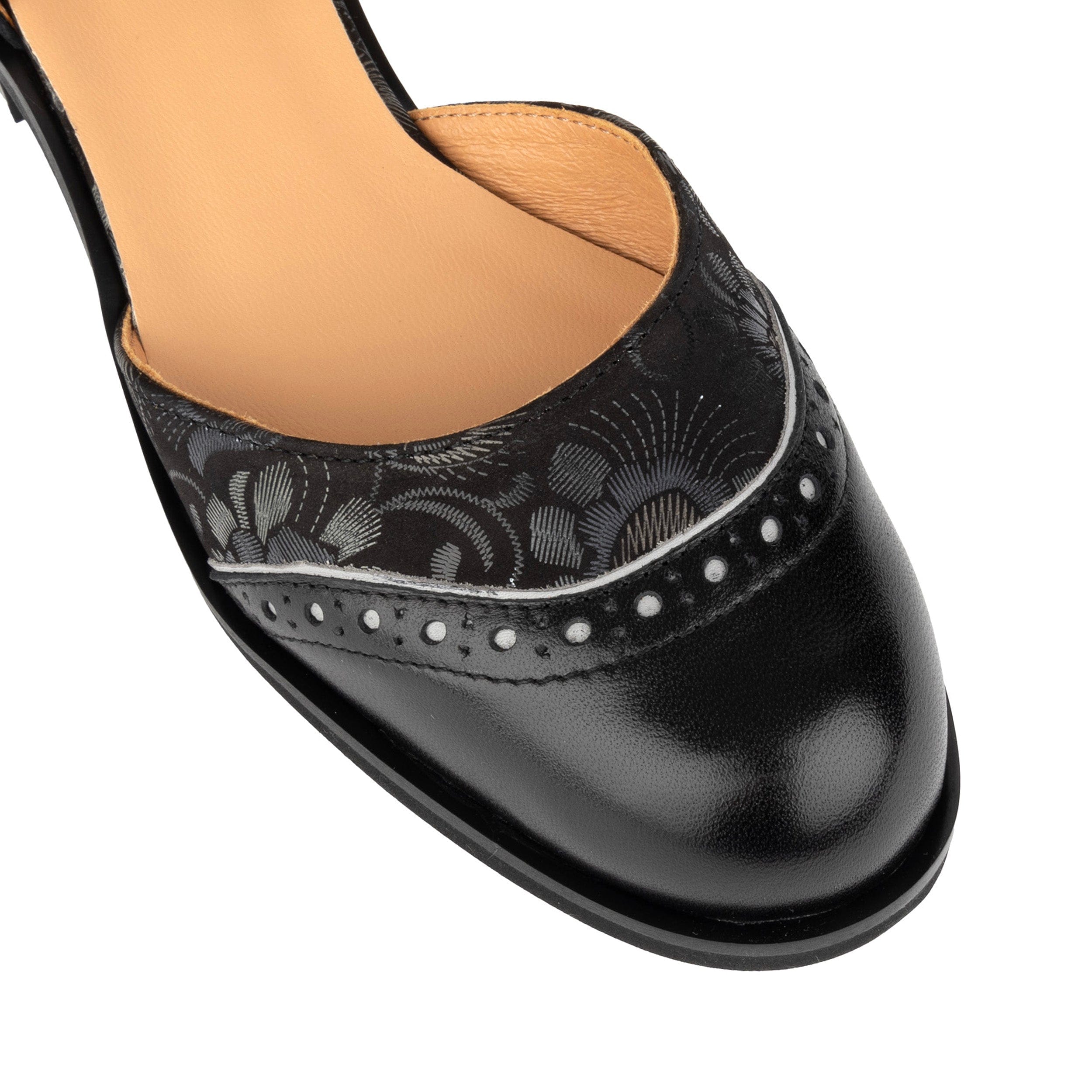 Gigot - Black Emboss - Women's Closed Heel Round-Toe Leather Flat Sandal