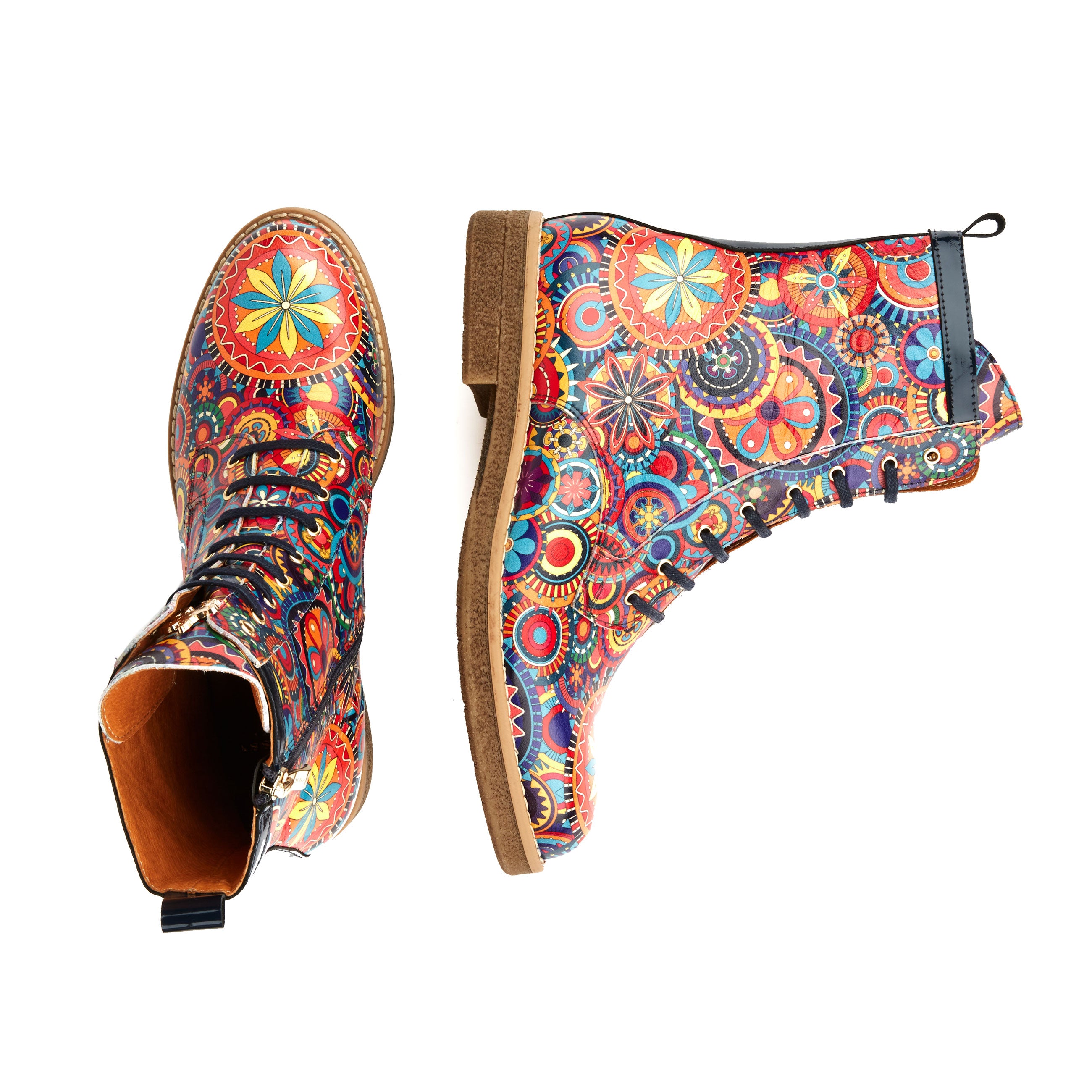 Traveller - Signature - Women's higher ankle leather boot in multicolour pattern