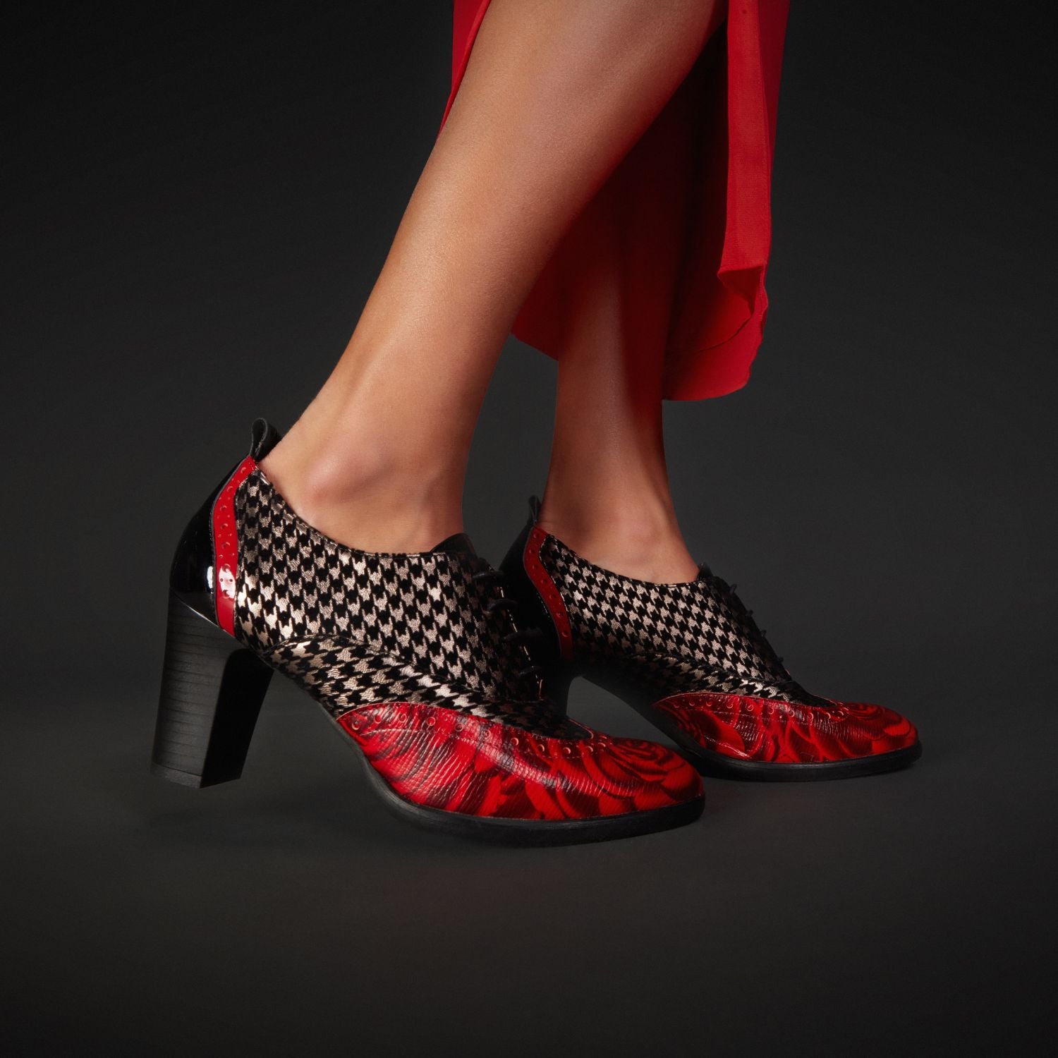 Casino - Red Houndstooth - Women's leather oxford pump in block heel with broguing