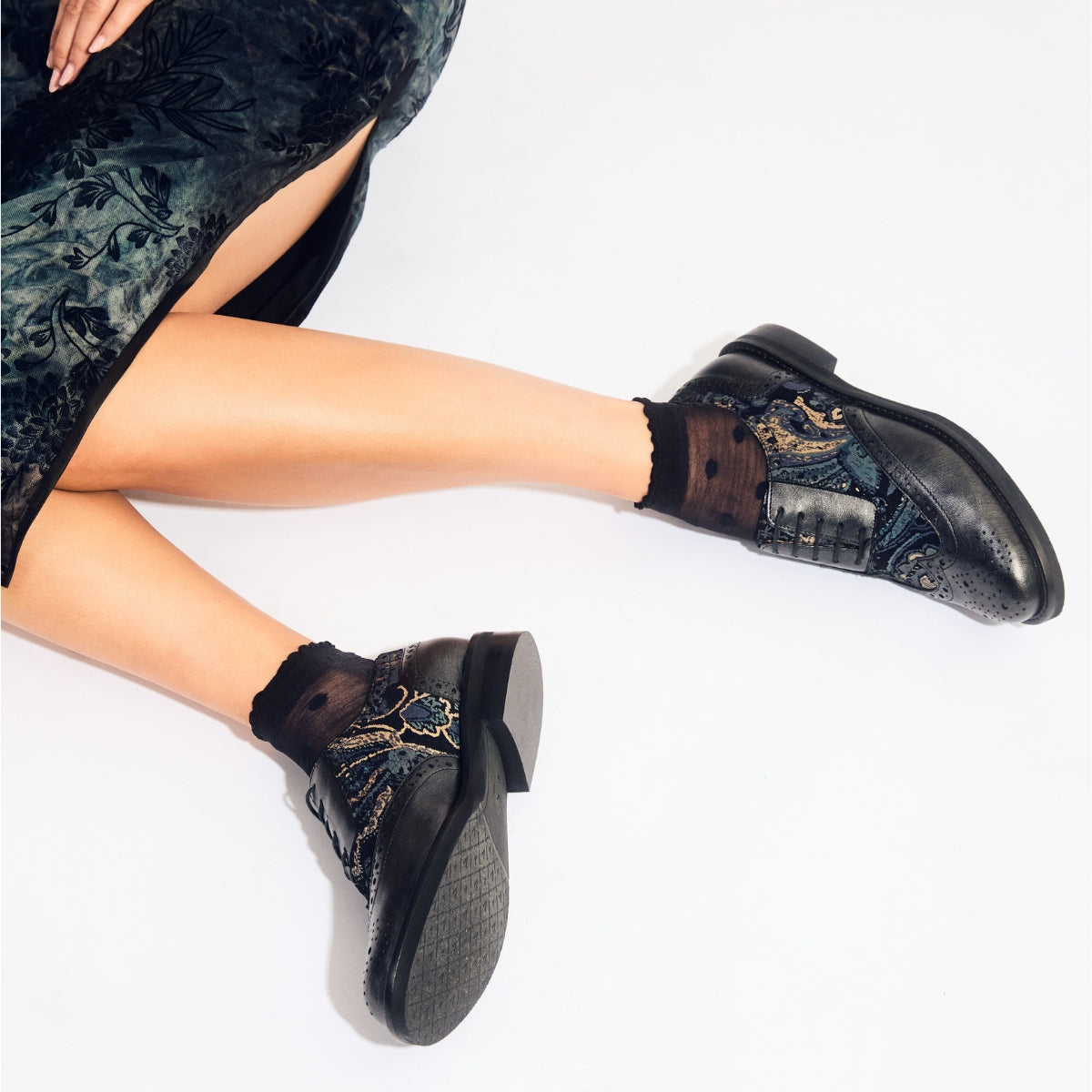 Vivienne - Black & Grey & Gold - Women's oxford lace-up shoe with brogue details