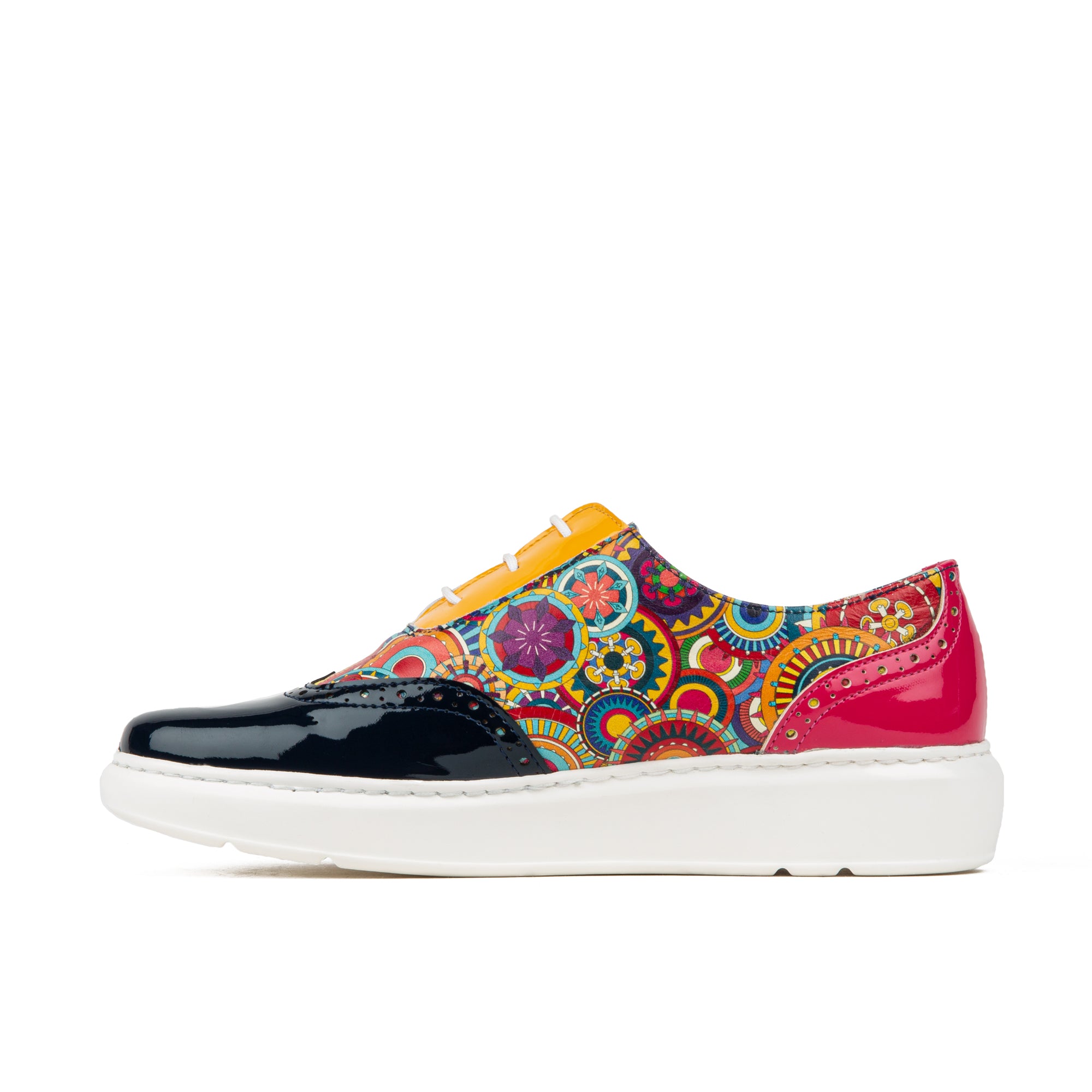 Colorado - Multi Signature - Women's lightweight EVA sole trainer with brogue details