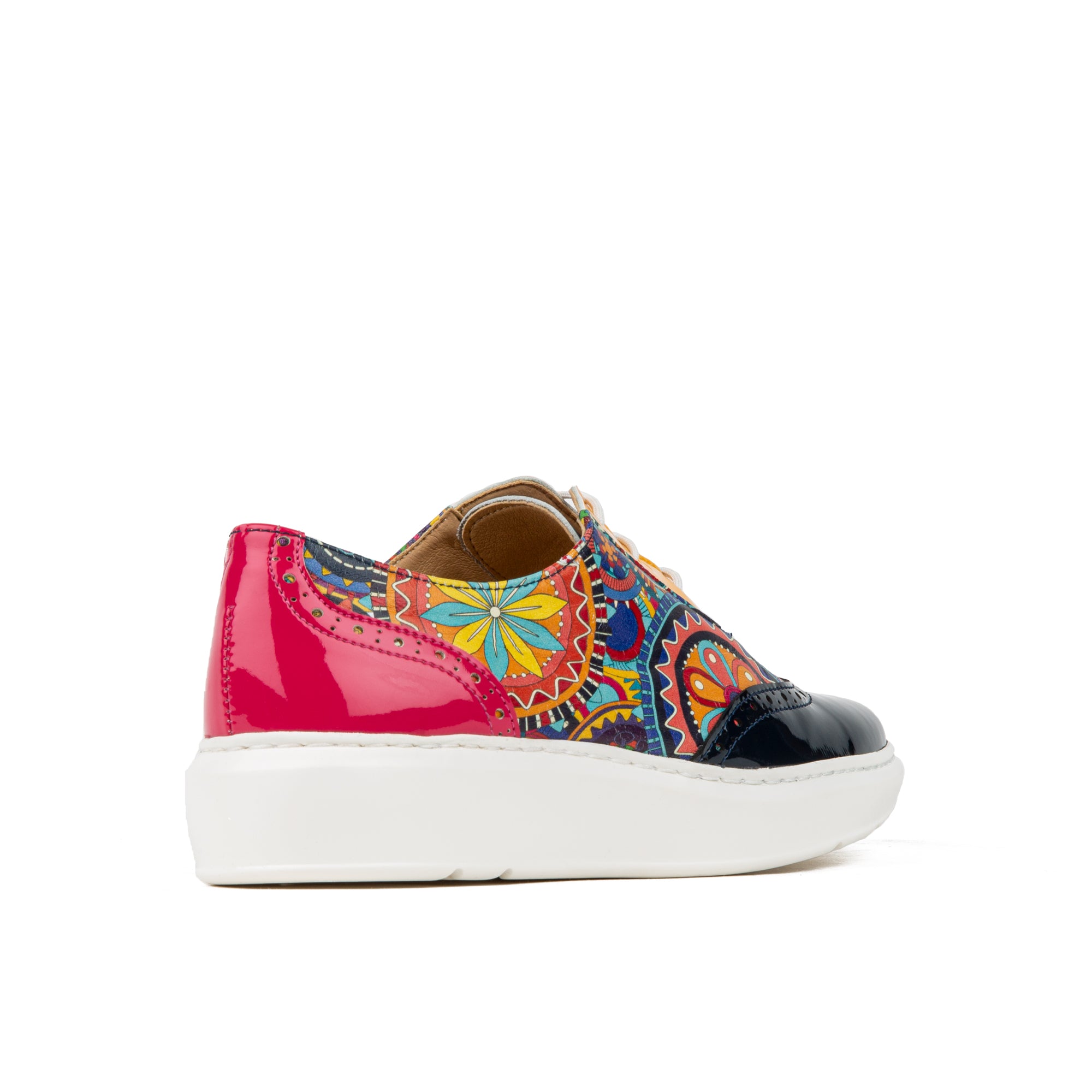 Colorado - Multi Signature - Women's lightweight EVA sole trainer with brogue details